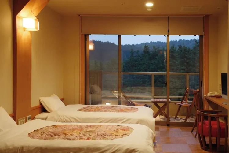 Economy Triple room with balcony and with mountain view