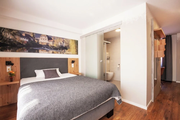 Single Apartment with balcony
