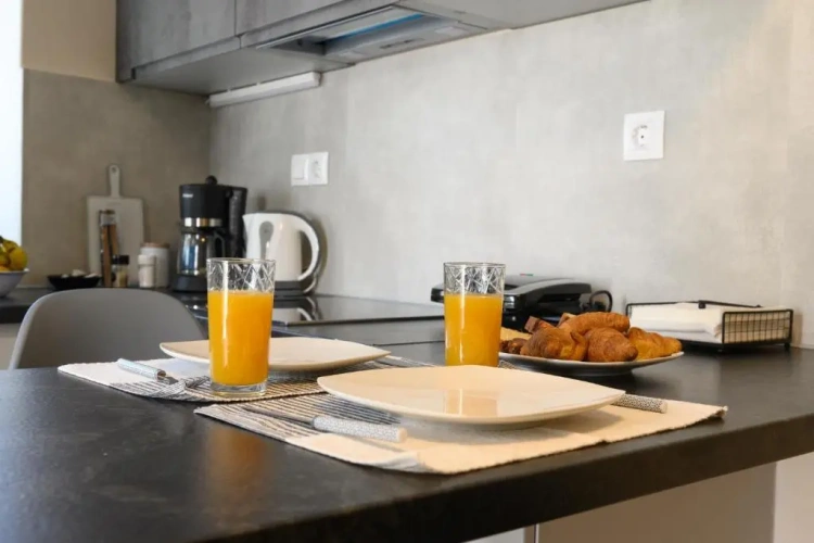 1 Bedroom Apartment