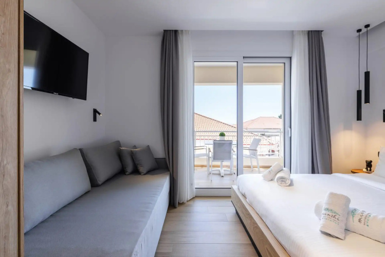 Kentro Luxury Suites