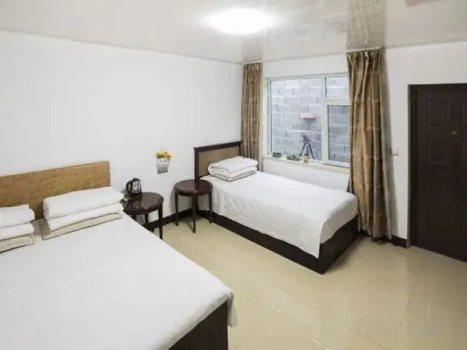 Changbai Dajun Hotel(长白山依林小筑客栈)