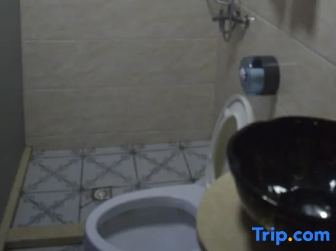 Yujie Hotel