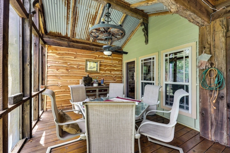 4 Bedrooms Cottage
