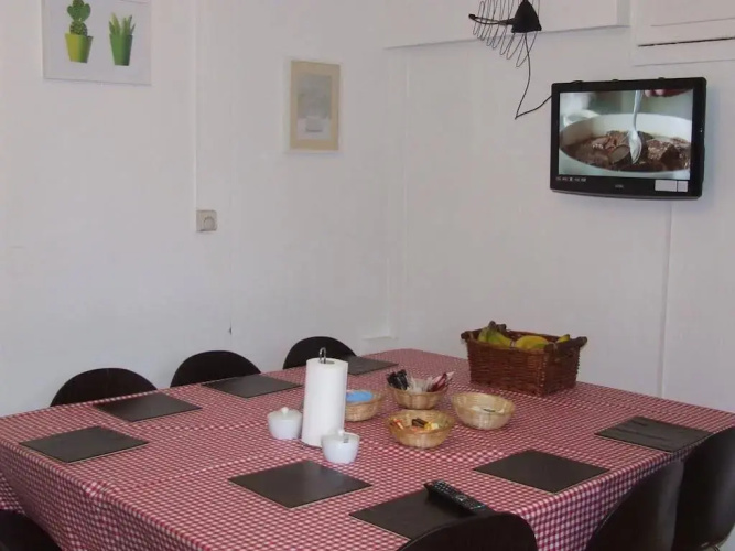 Cedars House Hotel