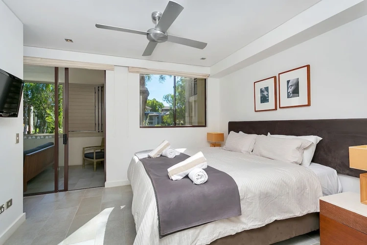 2 Bedrooms Apartment