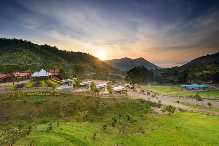 Aulong Resort