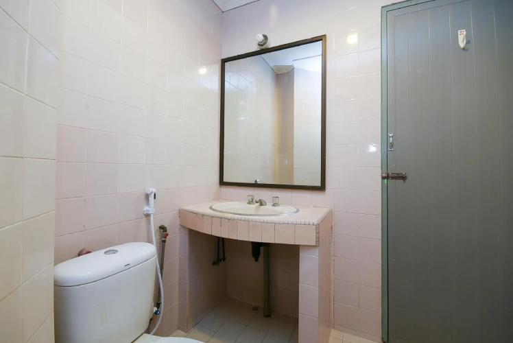 OYO 989 Ostay Inn