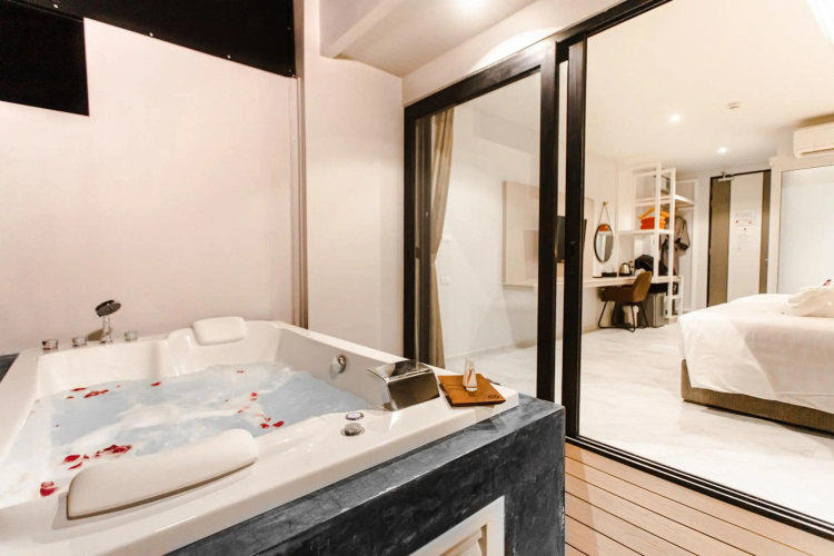 Tour De Phuket Hotel