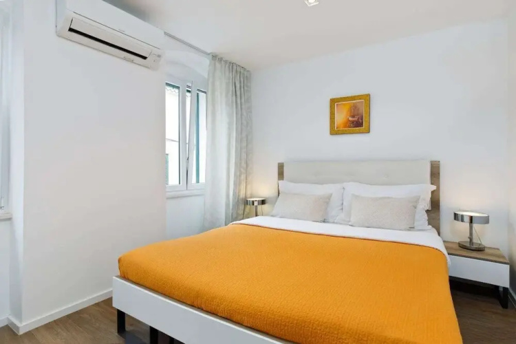 Dominus, Modernly Decorated Suite in City Center