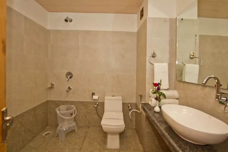 Goroomgo Hotel Priya Agra