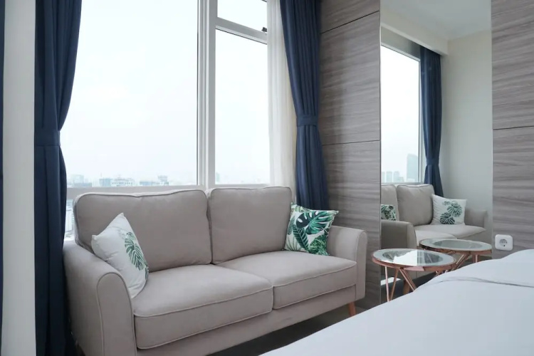 Cozy and Tranquil Studio Menteng Park Apartment