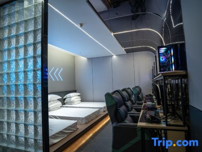Standard Quintuple room