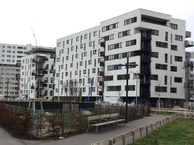 2 Bedrooms Apartment