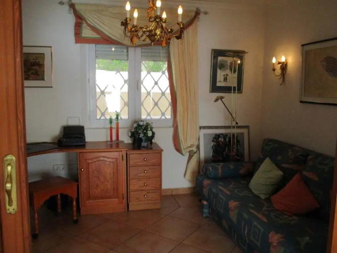 1. Meeresline Villa mit privat Pool