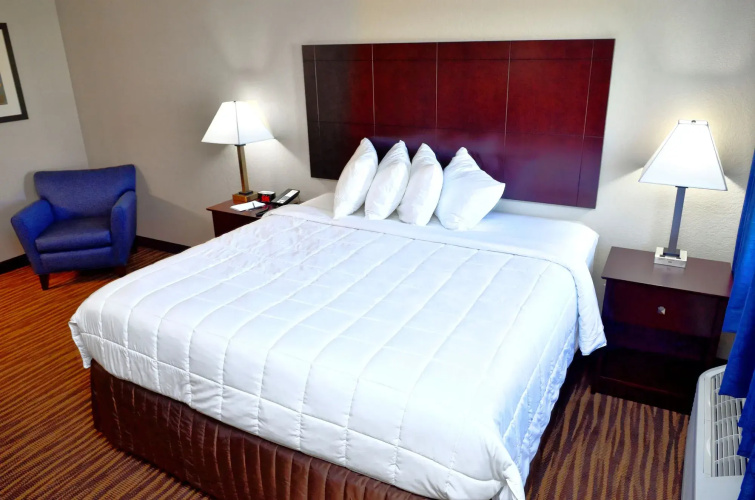Cobblestone Inn & Suites - Monticello