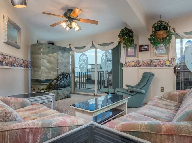 Diamond Head 208 Side by RedAwning