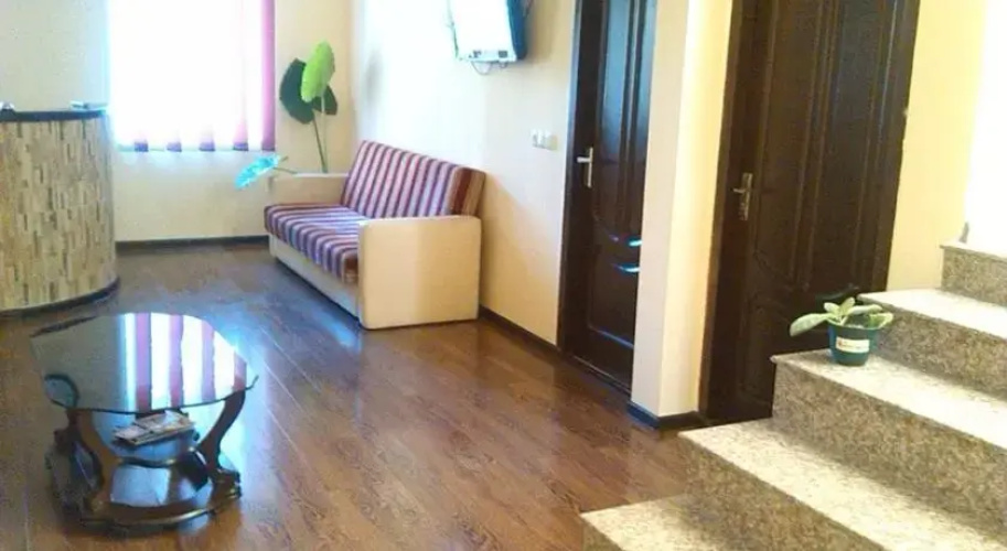 Nadikvari Hotel