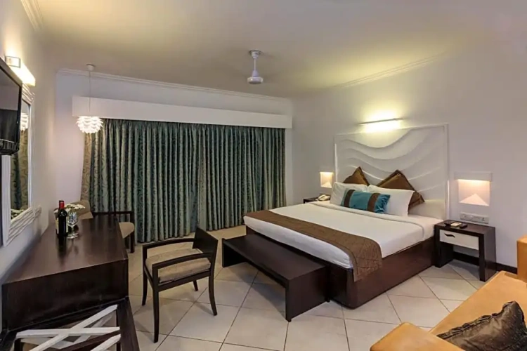 Luxury Double room with pool view