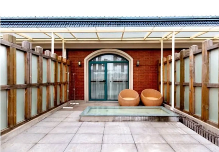 Suite with garden view