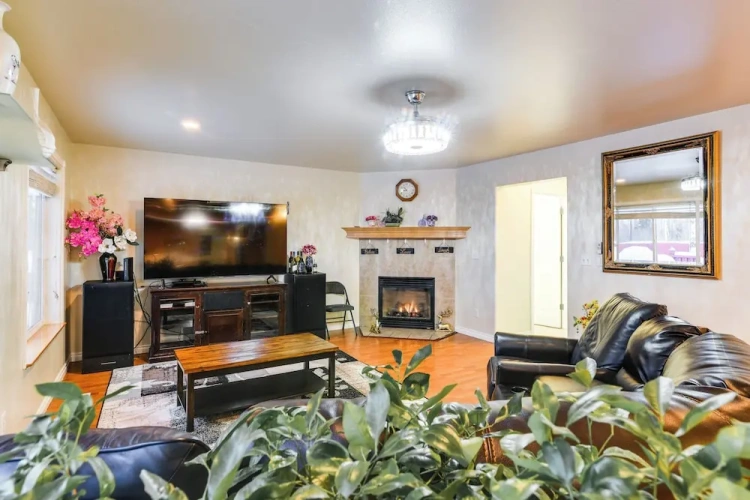 4 Bedrooms Cottage