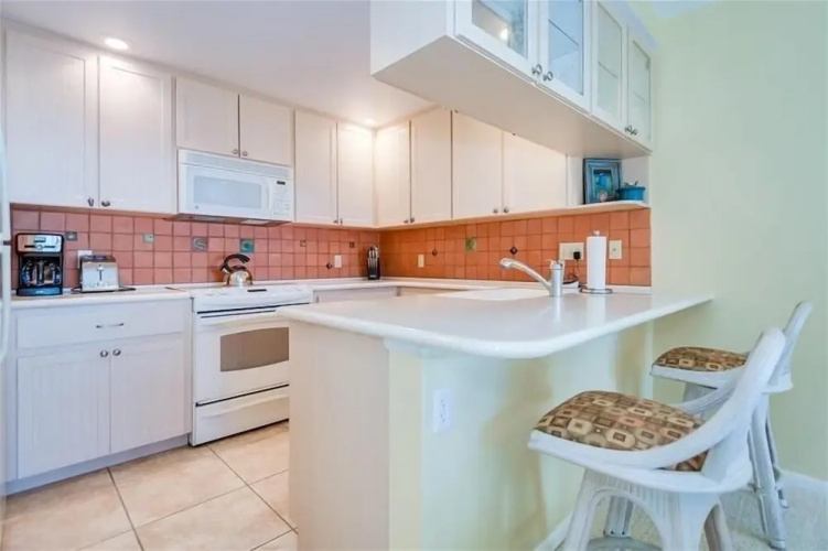 Sea Oats 336 2 Bedroom Condo by RedAwning