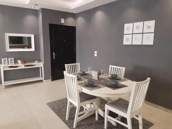 3 Bedrooms Apartment