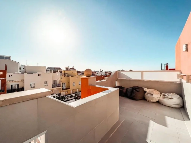 3 Bedrooms Apartment