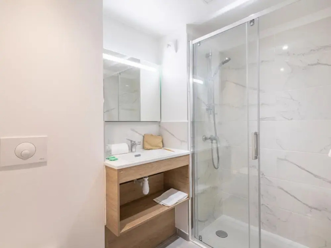 Nice Apartment With Shared Pool