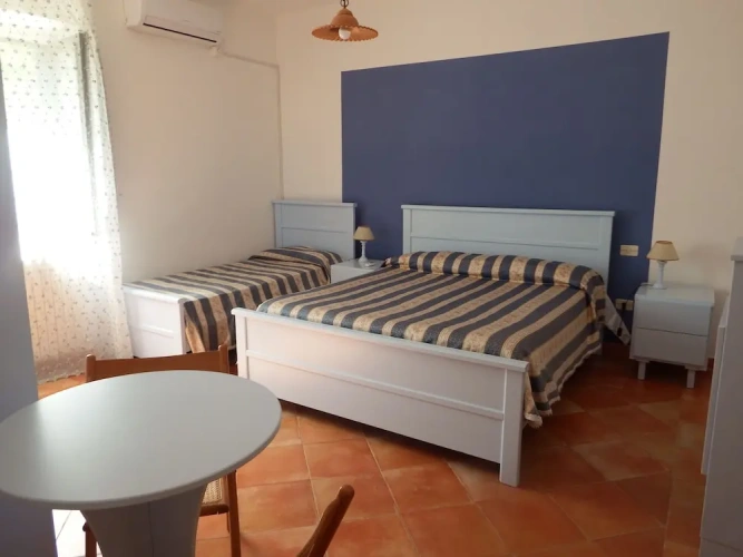 Standard Triple room