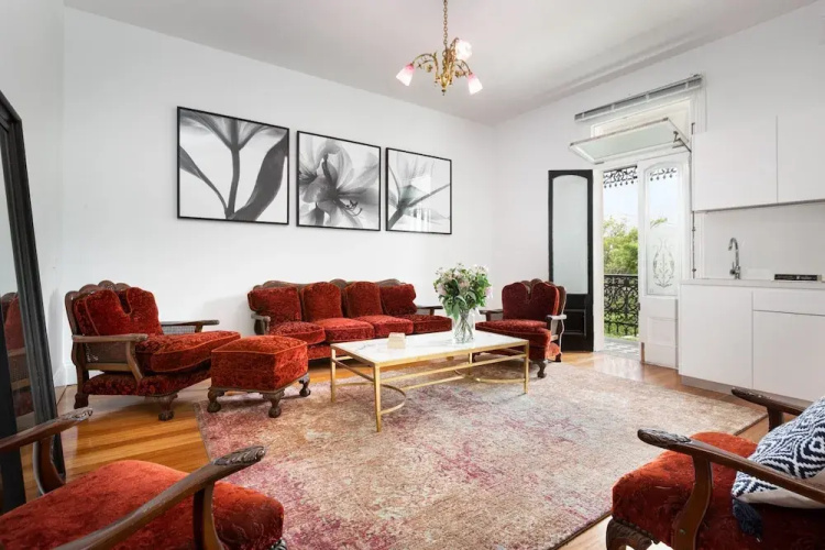 Executive Studio With Patio Near Trains