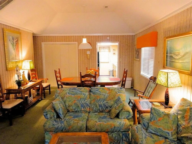 Guest Cottage #28