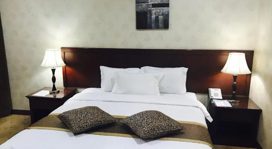 Romance Hotel