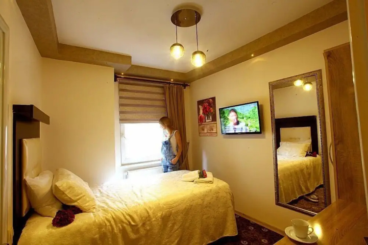 City Hotel