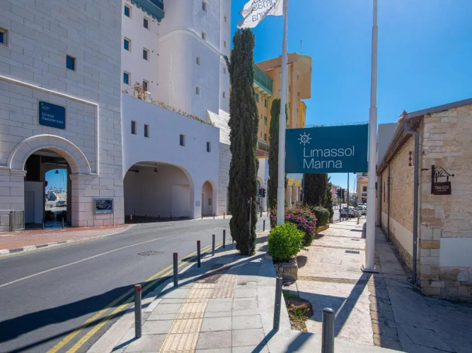 Sanders Crystal 2 Limassol