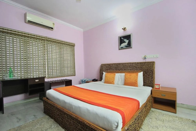 OYO 10022 Hotel Oak Castle