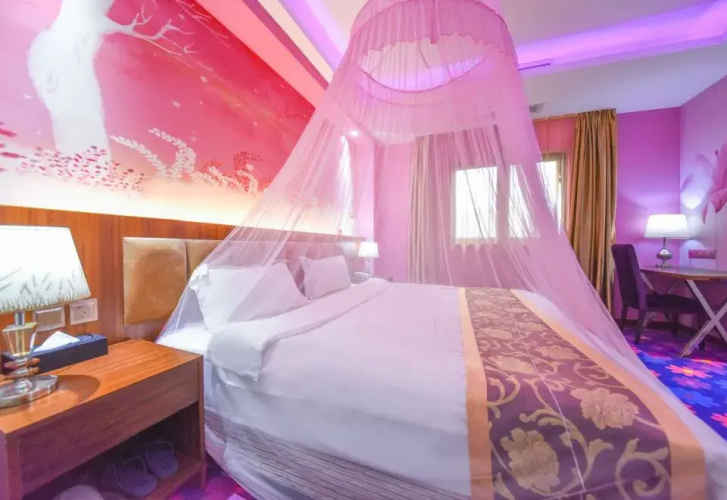 Huaxiang Shengshi Hotel