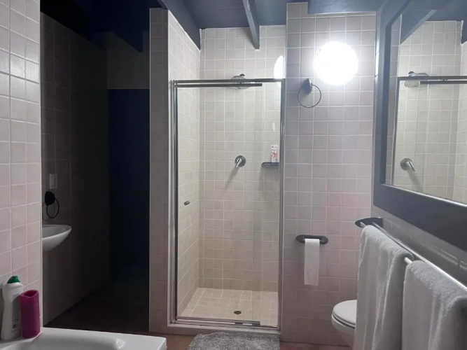 Acoustic Guest House