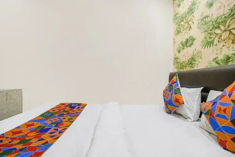 Fabhotel Shivam Palace I