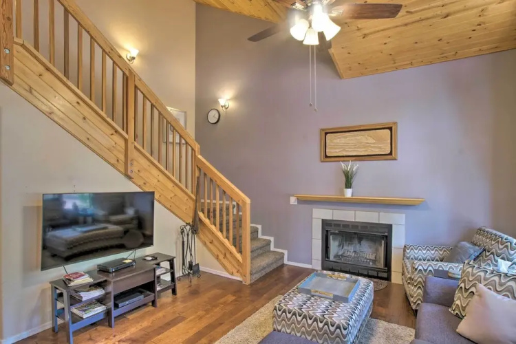 Forest-view Retreat in Payson, Close to Hiking!