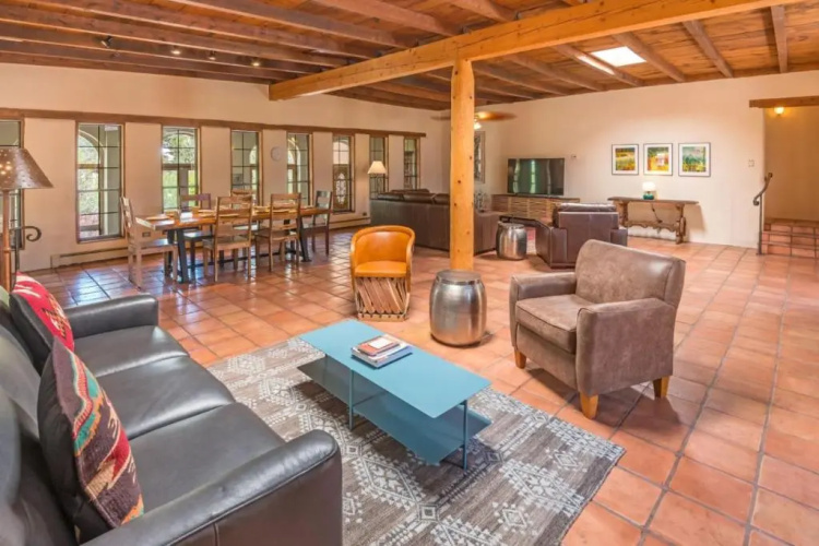 3 Bd, 5 Min. Walk To Canyon Rd, Apodaca