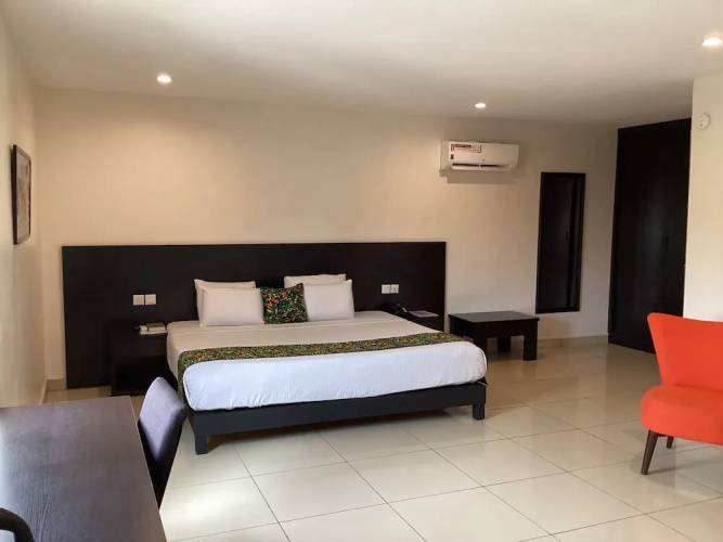 Adis Hotels