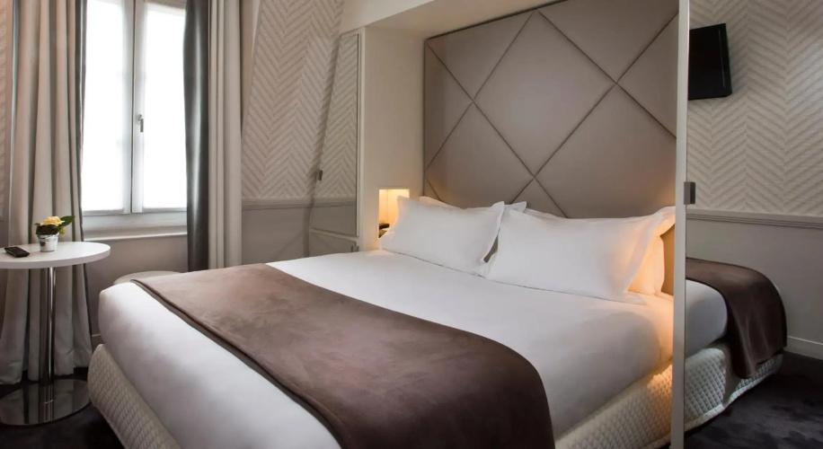 Hotel Longchamp Elysees