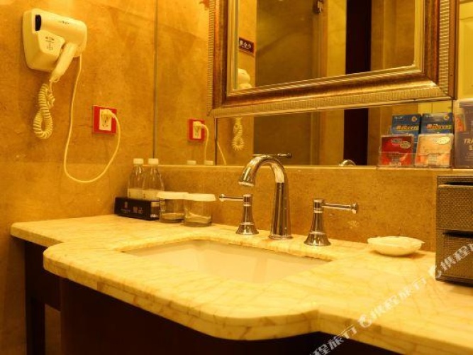Deluxe Double Suite