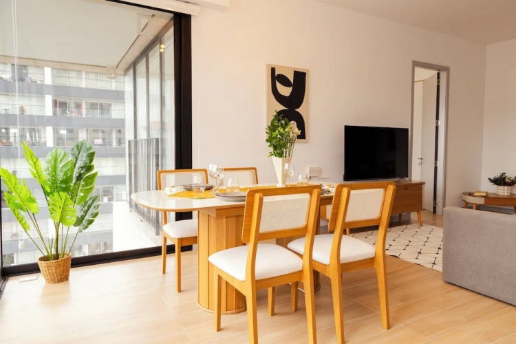 2 Bedrooms Apartment