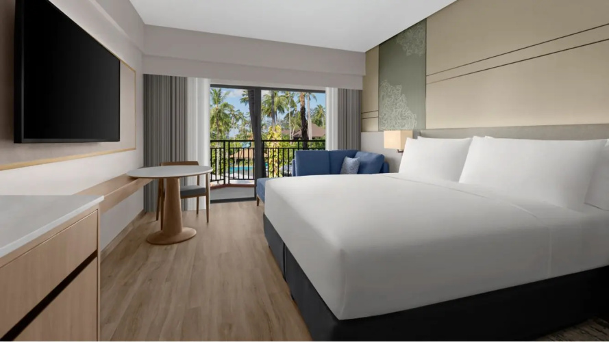 Premier Double room with pool view