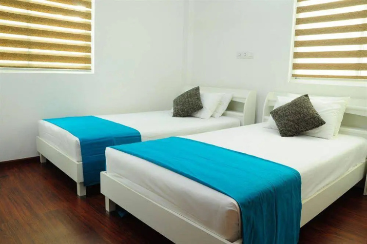 Holidaymakers Inn