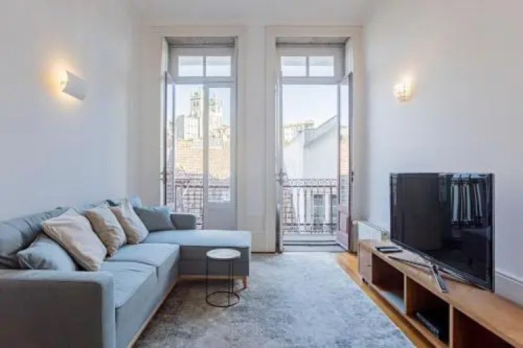 LovelyStay - Aurora Heights Apartment
