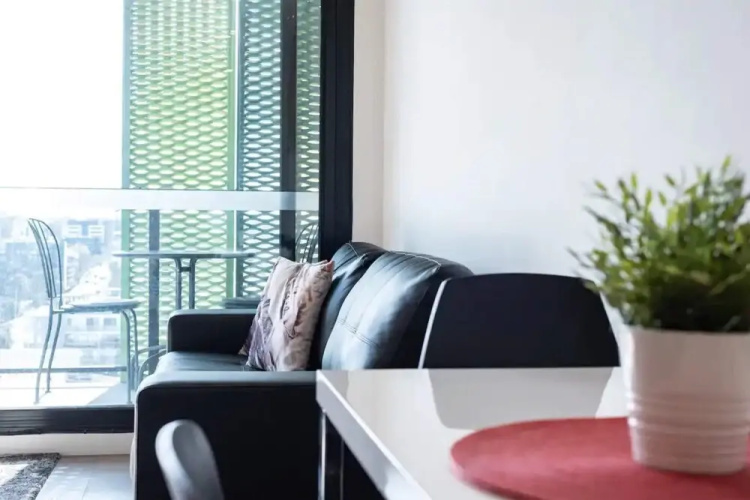 Modern 1 Bedroom Apartment in St Kilda