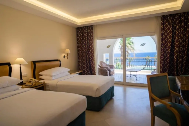 Twin room with sea view