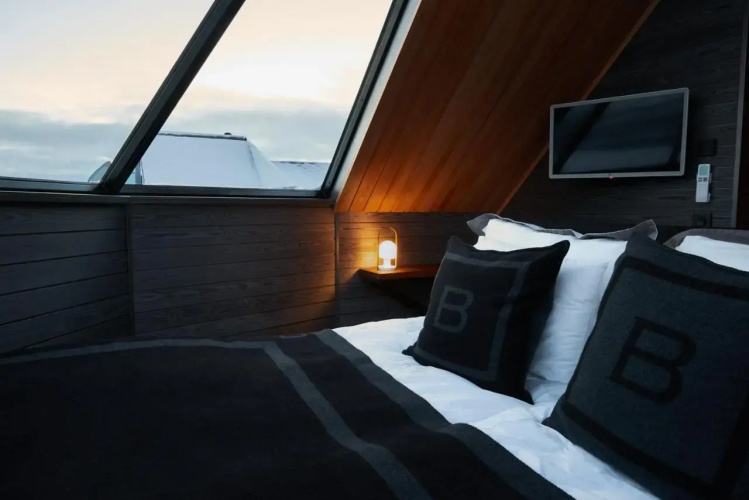Arctic Land Glass Igloos